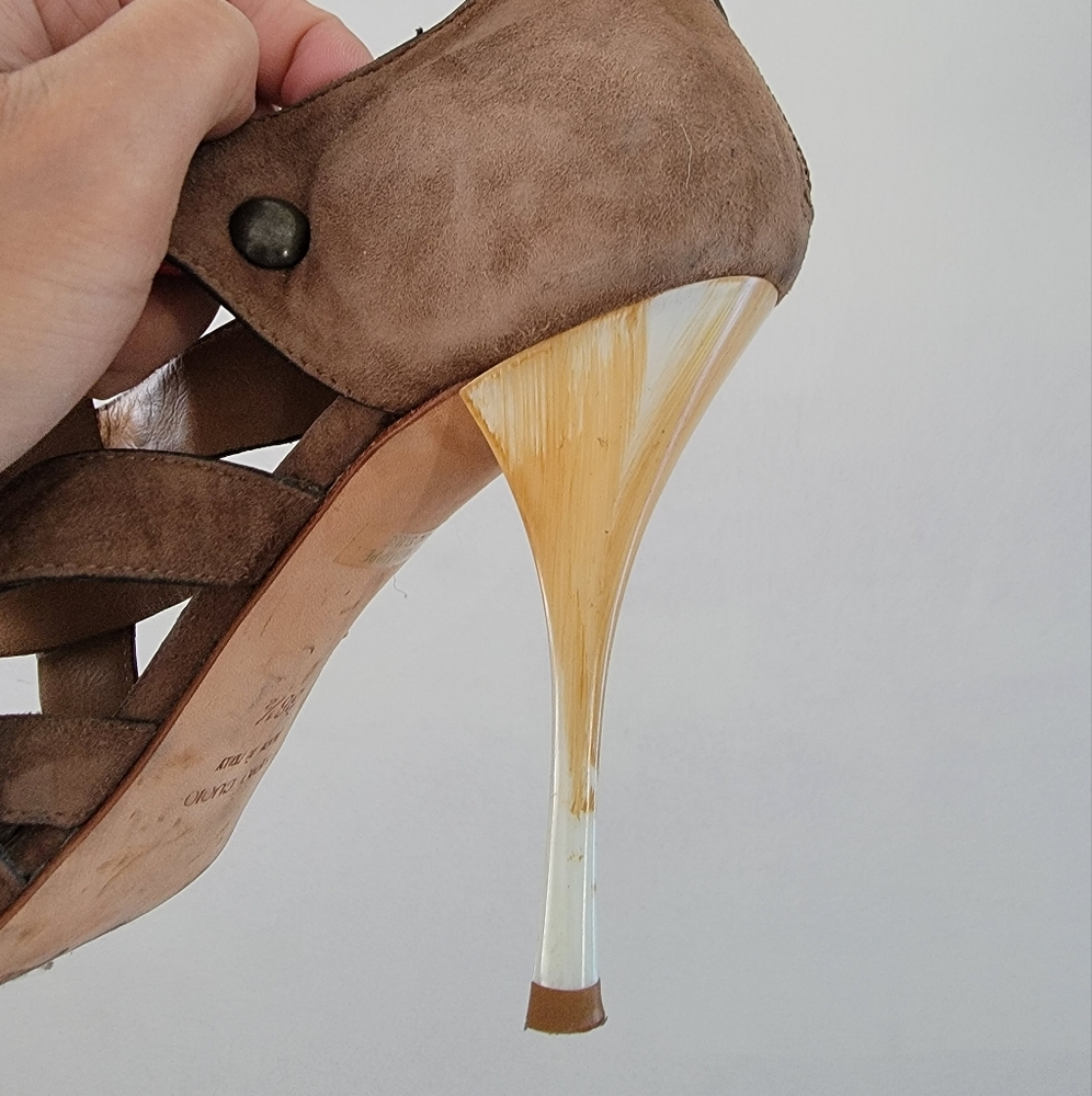 Heels - Picture 8 of 9